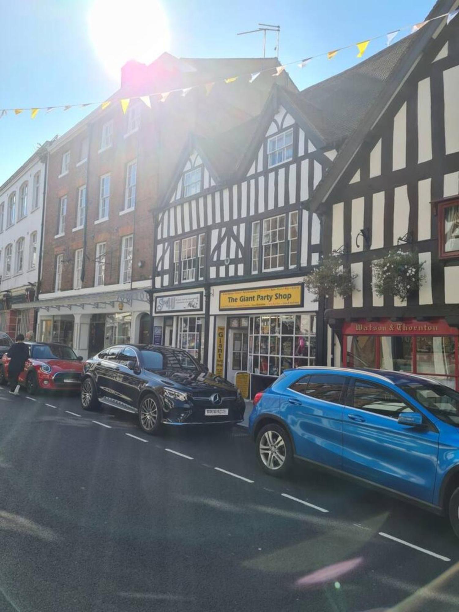 Cosy Corner - Town Centre Flat With Free Nearby Parking Lejlighed Shrewsbury Eksteriør billede